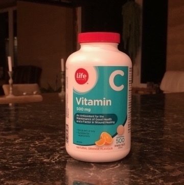 bottle of 500 vitamin C tablets